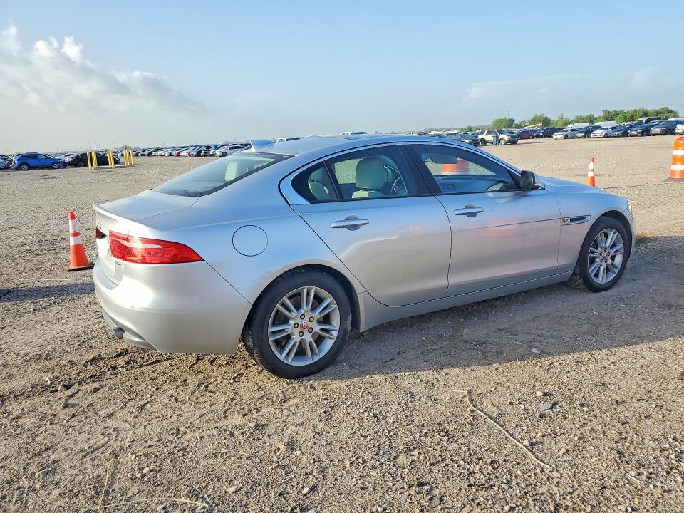 64154006 :رقم المزاد ، SAJAD4BG9HA973749 vin ، 2017 Jaguar Xe مزاد بيع