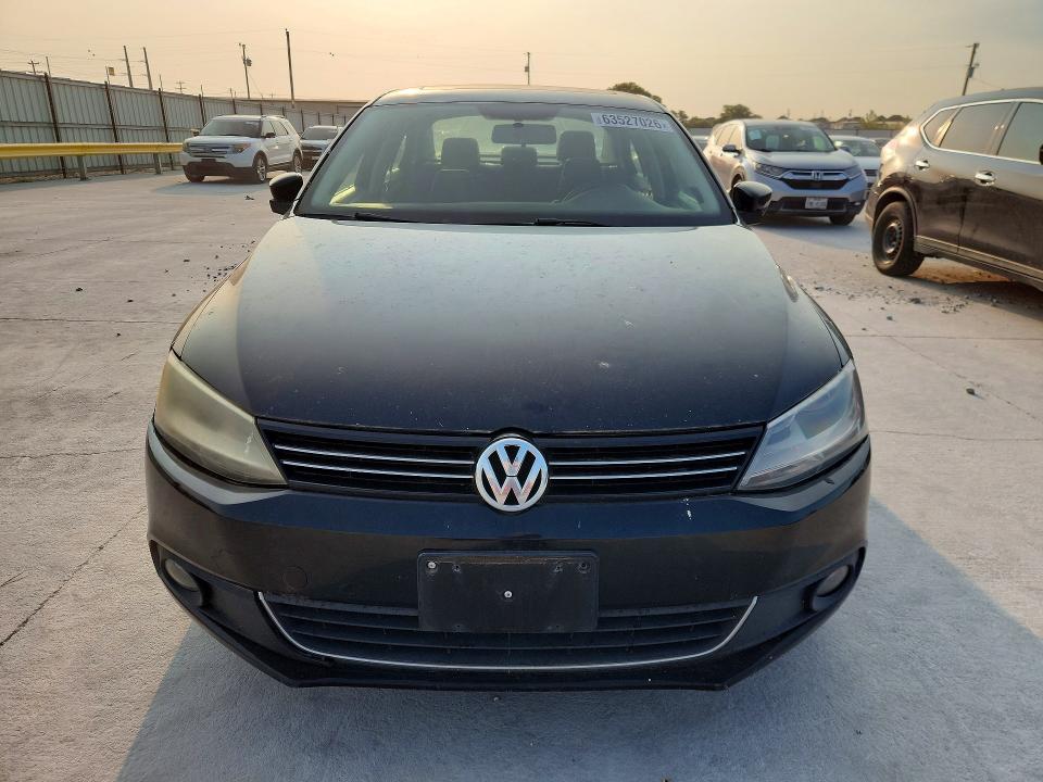 2014 Volkswagen Jetta მანქანა იყიდება აუქციონზე, vin: 3VWLL7AJ4EM273996, აუქციონის ნომერი: 63527026