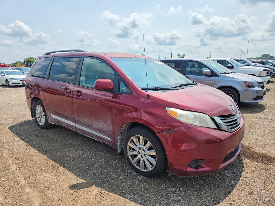 2011 Toyota Sienna მანქანა იყიდება აუქციონზე, vin: 5TDJK3DC0BS023346, აუქციონის ნომერი: 63435136