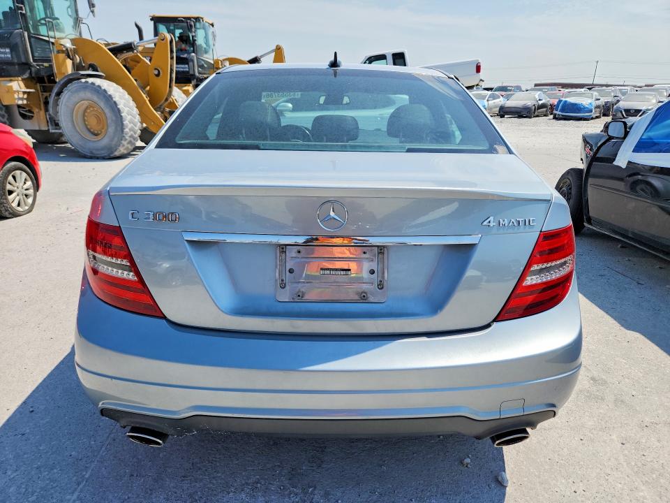 Продажа на аукционе авто 2013 Mercedes-benz C, vin: WDDGF8AB4DR251896, номер лота: 63553786