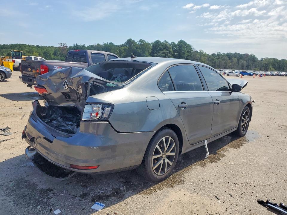 65105906 :رقم المزاد ، 3VWDB7AJ9HM322007 vin ، 2017 Volkswagen Jetta مزاد بيع