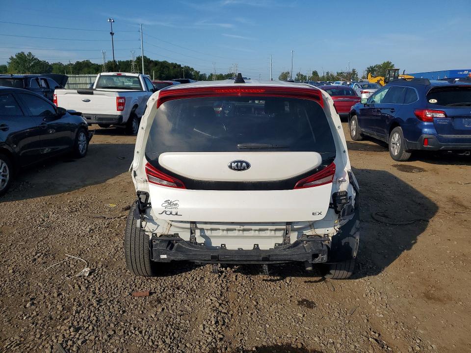 66423246 :رقم المزاد ، KNDJ33AU2M7753878 vin ، 2021 Kia Soul مزاد بيع