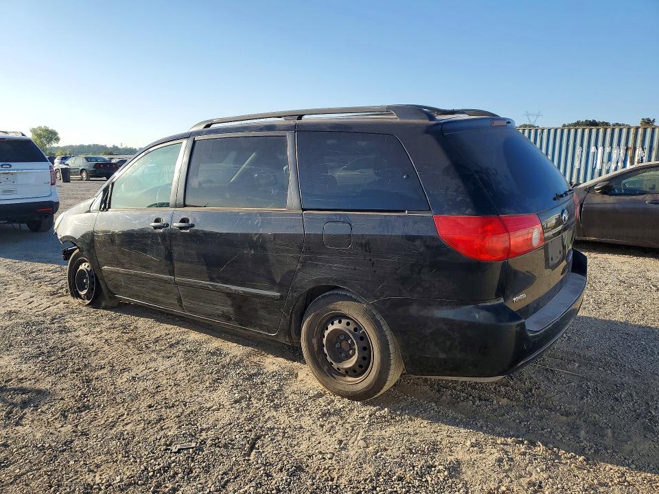 63771486 :رقم المزاد ، 5TDKK4CC8AS289725 vin ، 2010 Toyota Sienna مزاد بيع