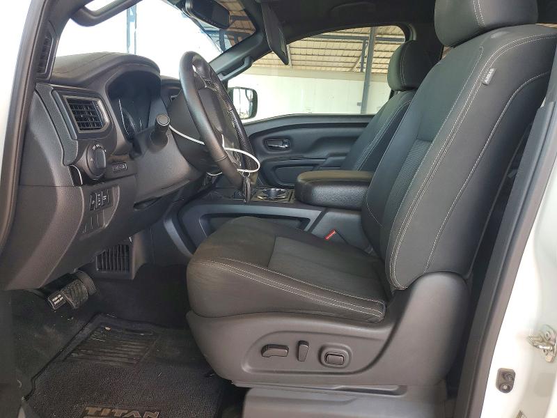 64493056 :رقم المزاد ، 1N6AA1E64JN542305 vin ، 2018 Nissan Titan مزاد بيع