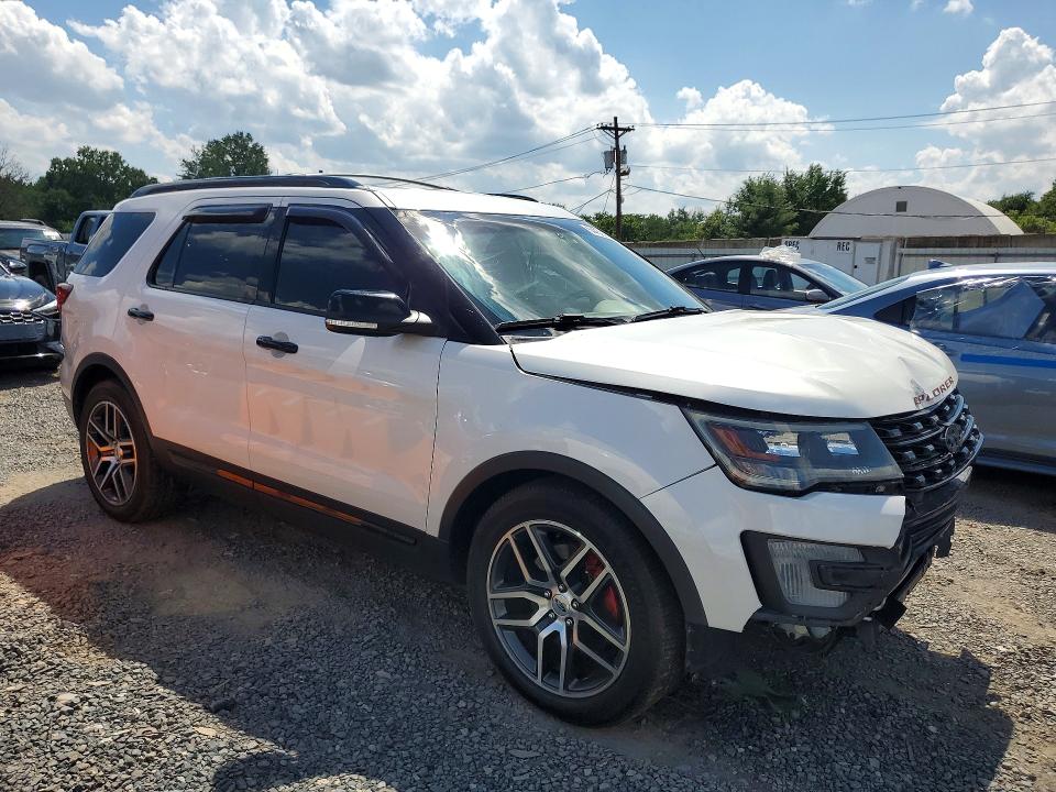 64432356 :رقم المزاد ، 1FM5K8GT4HGC02269 vin ، 2017 Ford Explorer مزاد بيع