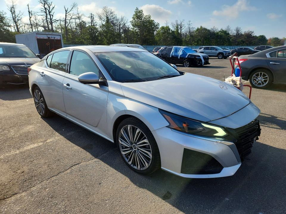 Продаж на аукціоні авто 2023 Nissan Altima, vin: 1N4BL4EV6PN390410, номер лоту: 64028356