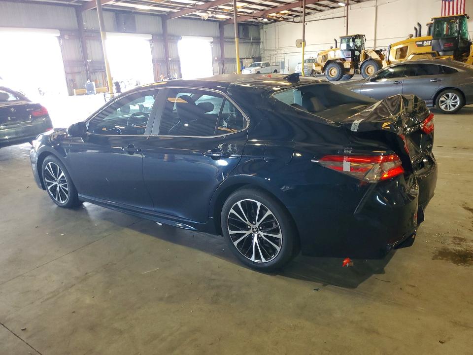 63885976 :رقم المزاد ، 4T1B11HK3JU503724 vin ، 2018 Toyota Camry مزاد بيع