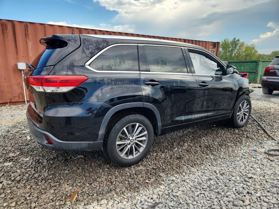 Aukcja sprzedaży 2018 Toyota Highlander, vin: 5TDKZRFH2JS545177, numer aukcji: 65911656