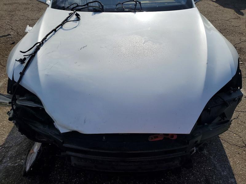 Продажа на аукционе авто 2015 Tesla Model S, vin: 5YJSA1V43FF100935, номер лота: 64907856