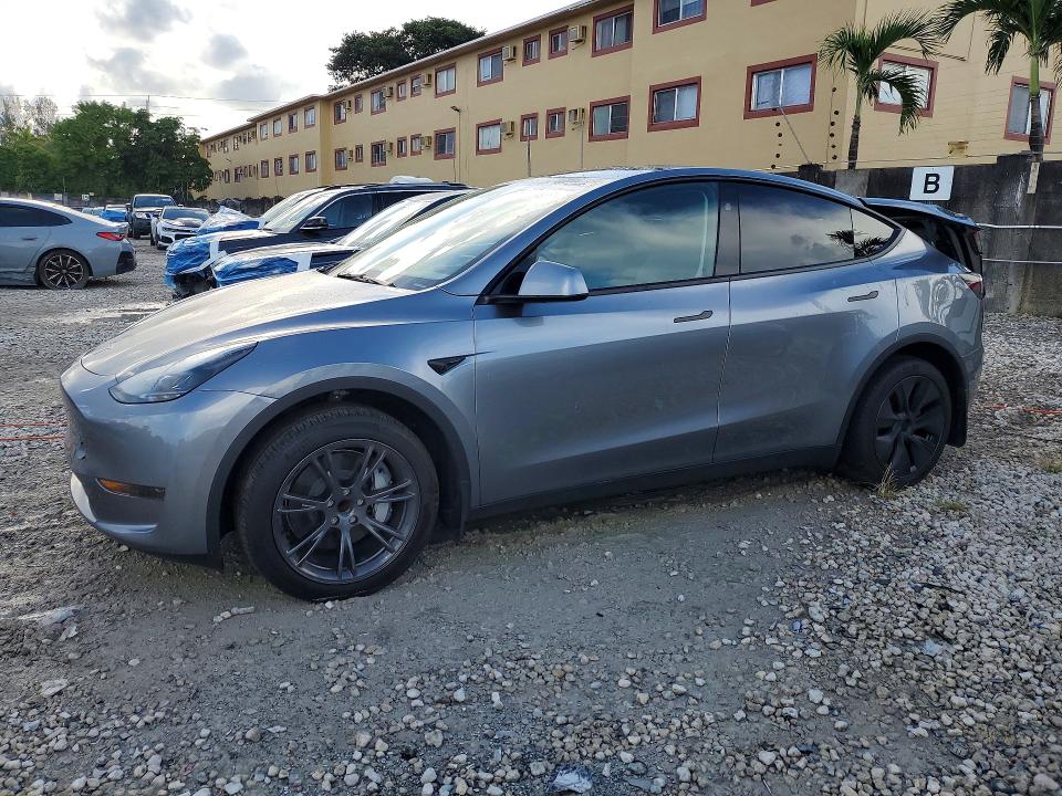 65916026 :رقم المزاد ، 7SAYGDEDXSF228922 vin ، 2025 Tesla Model Y مزاد بيع