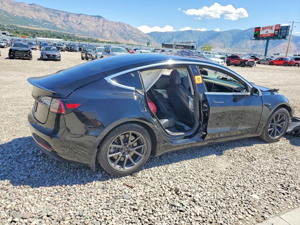 Продажа на аукционе авто 2018 Tesla Model 3, vin: 5YJ3E1EA8JF062691, номер лота: 65656546