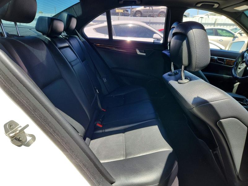 2014 Mercedes-benz C მანქანა იყიდება აუქციონზე, vin: WDDGF4HBXEG252630, აუქციონის ნომერი: 65234146
