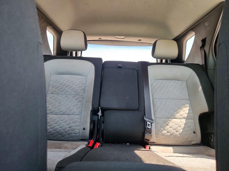 67124866 :رقم المزاد ، 2GNAXHEV9J6329895 vin ، 2018 Chevrolet Equinox مزاد بيع