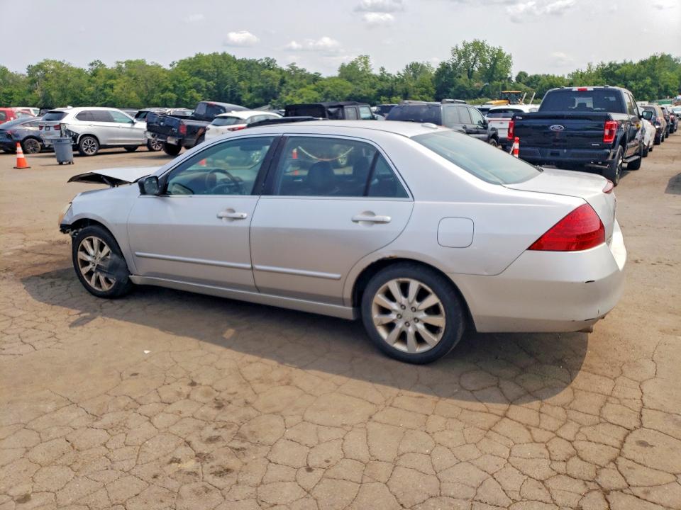 64672936 :رقم المزاد ، 1HGCM66516A025873 vin ، 2006 Honda Accord مزاد بيع