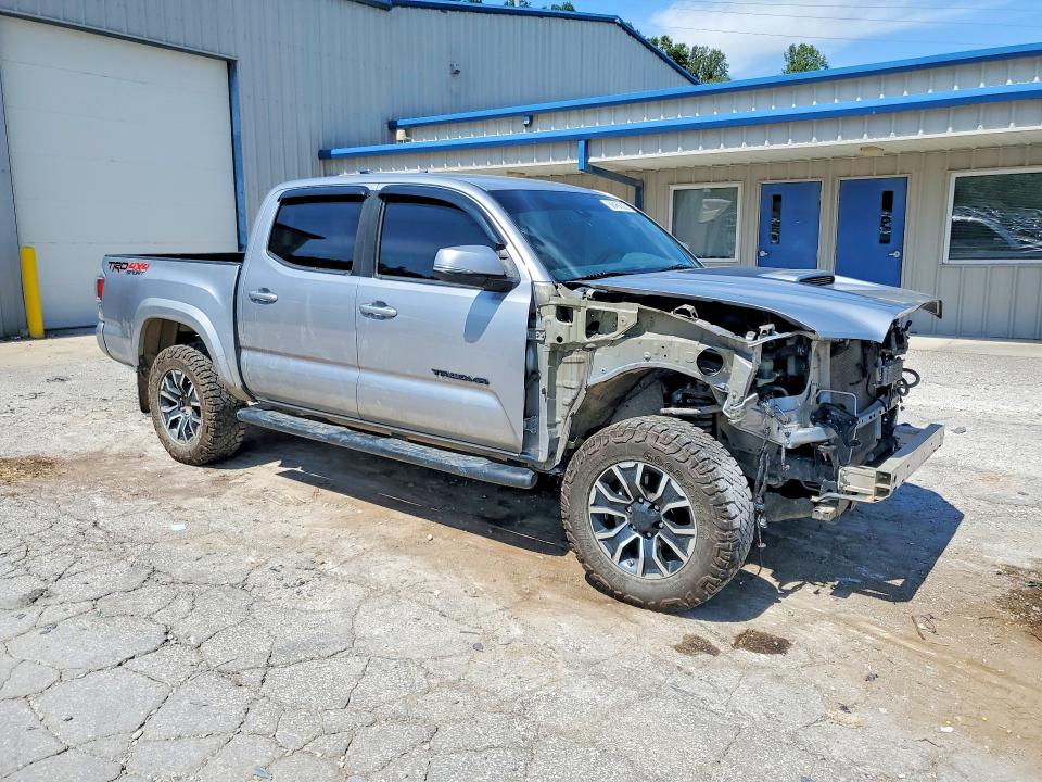 66460806 :رقم المزاد ، 5TFCZ5AN0LX217070 vin ، 2020 Toyota Tacoma مزاد بيع