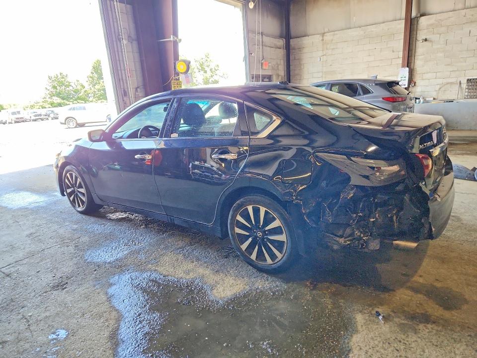 63816336 :رقم المزاد ، 1N4AL3AP2JC272063 vin ، 2018 Nissan Altima مزاد بيع