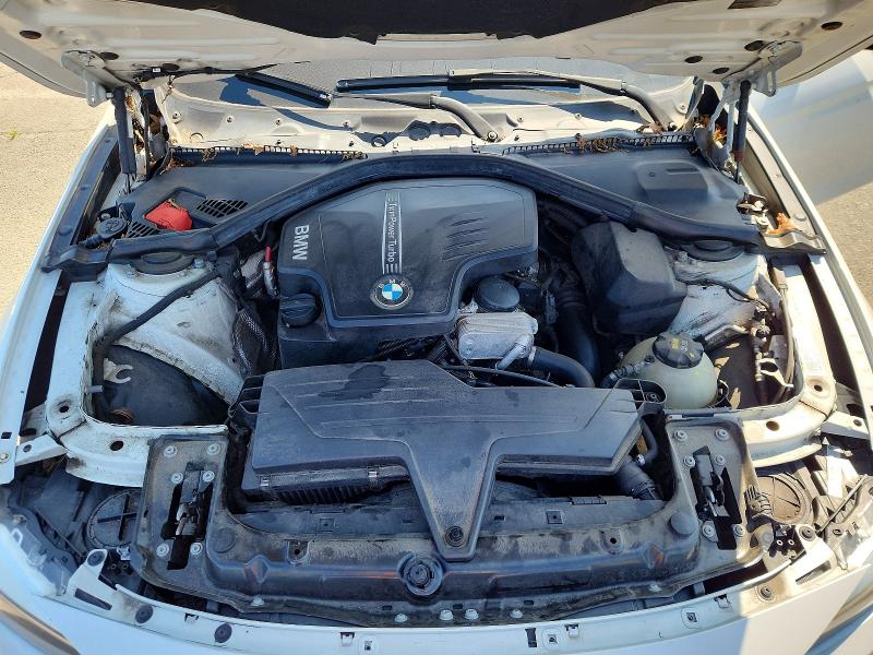 2015 Bmw 320 მანქანა იყიდება აუქციონზე, vin: WBA3B1C56FP681167, აუქციონის ნომერი: 63439316