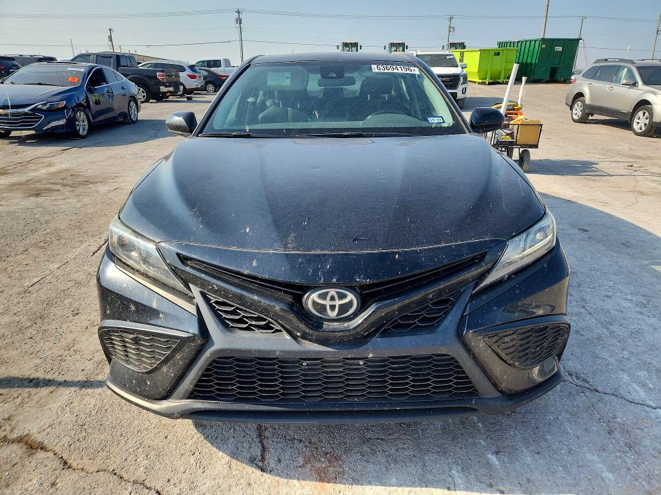 2021 Toyota Camry მანქანა იყიდება აუქციონზე, vin: 4T1G11AK8MU579041, აუქციონის ნომერი: 63694196