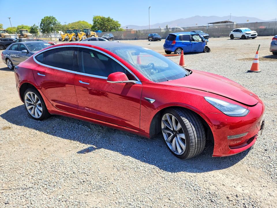 Продажа на аукционе авто 2018 Tesla Model 3, vin: 5YJ3E1EA9JF024371, номер лота: 65562366