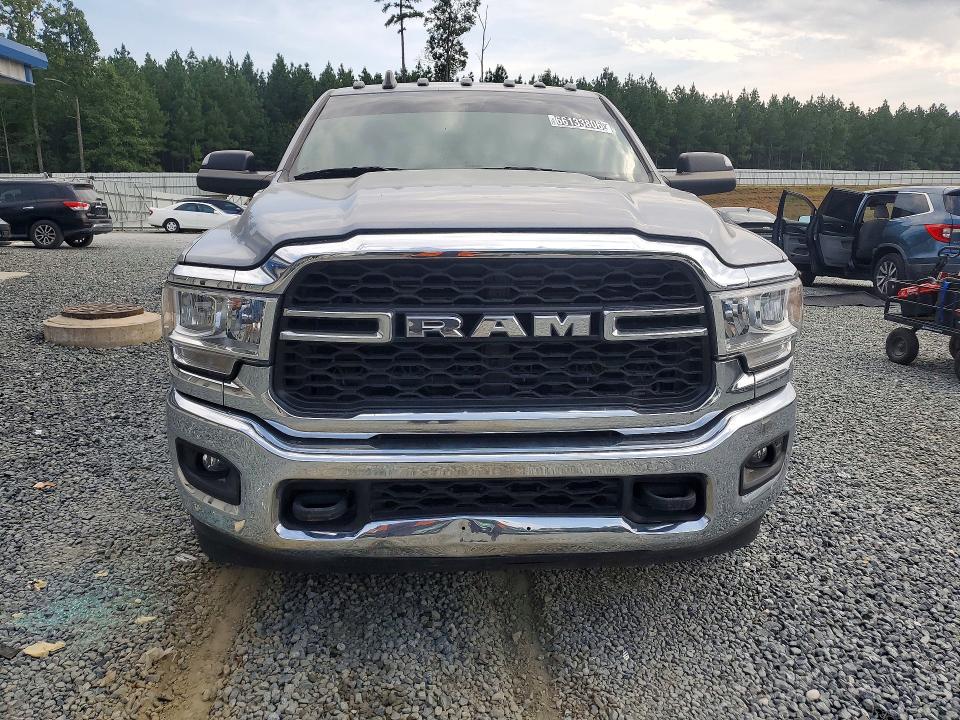 66133806 :رقم المزاد ، 3C7WRTCL8NG397437 vin ، 2022 Ram 3500 مزاد بيع