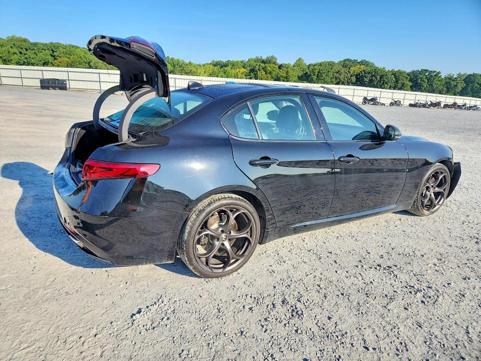 Продаж на аукціоні авто 2018 Alfa Romeo Giulia, vin: ZARFAEEN5J7597816, номер лоту: 67301076
