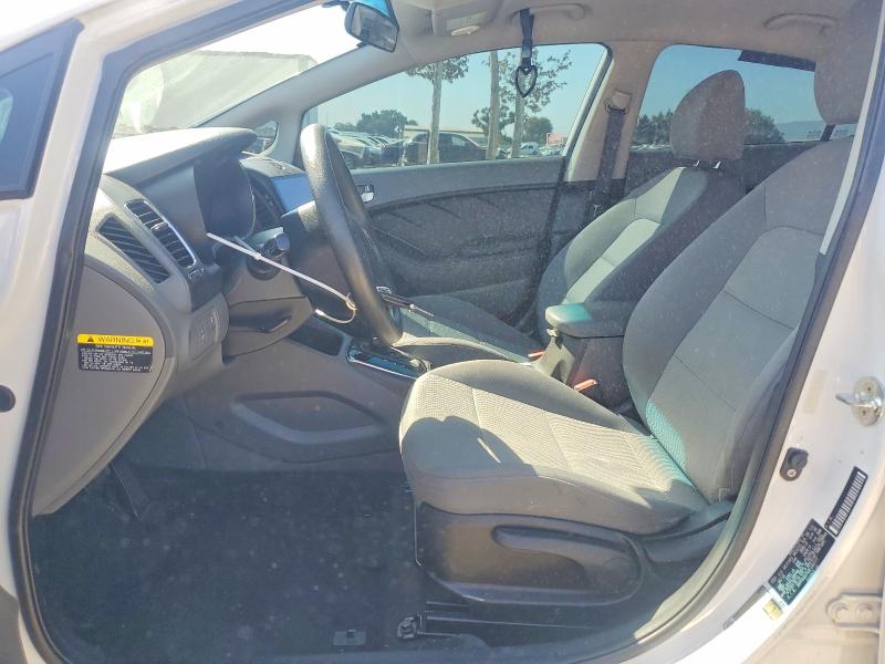 63903126 :رقم المزاد ، 3KPFK4A79JE240177 vin ، 2018 Kia Forte مزاد بيع