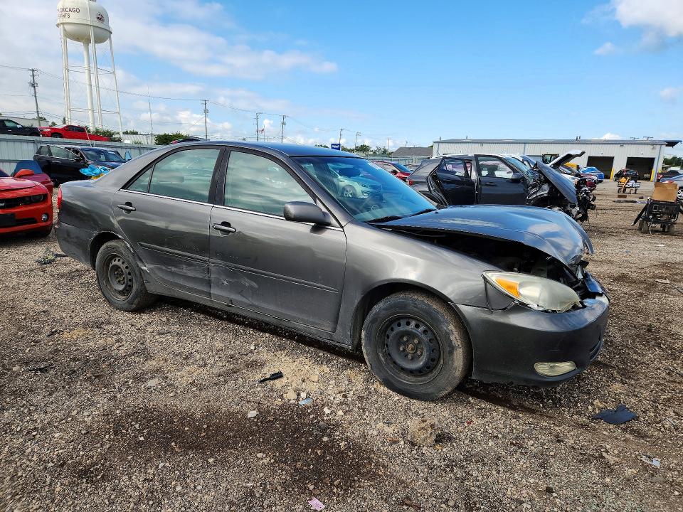 64216556 :رقم المزاد ، 4T1BE32K32U518329 vin ، 2002 Toyota Camry مزاد بيع