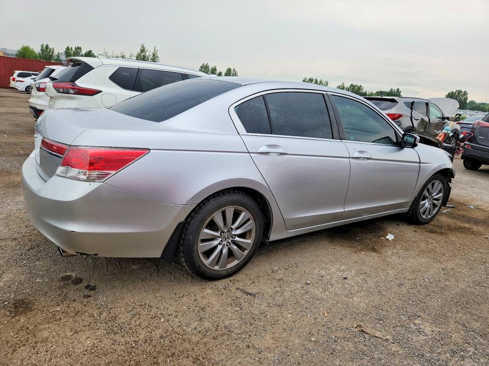 64638656 :رقم المزاد ، 1HGCP2F83BA804678 vin ، 2011 Honda Accord مزاد بيع