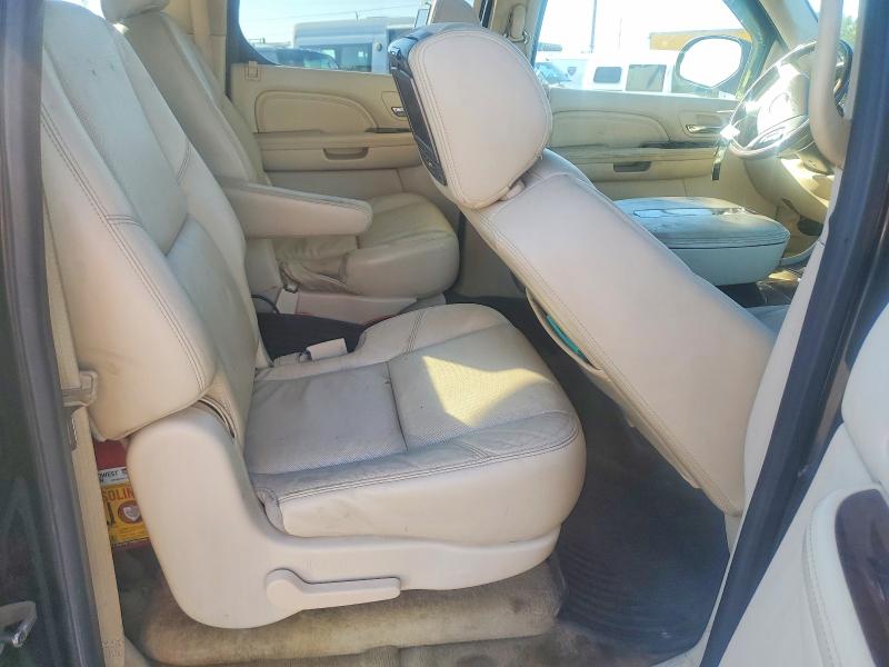 Продажа на аукционе авто 2008 Cadillac Escalade, vin: 1GYFK66868R252714, номер лота: 66908696