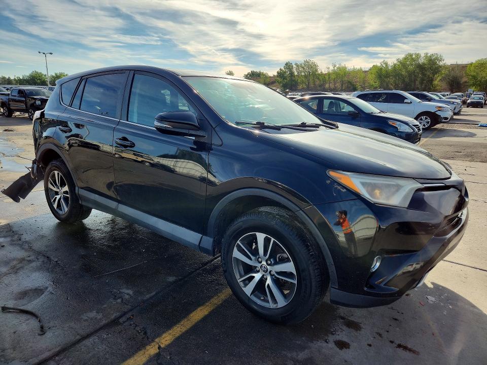 Продаж на аукціоні авто 2018 Toyota Rav4, vin: 2T3RFREV8JW792278, номер лоту: 65345296