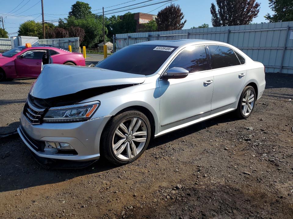 2017 Volkswagen Passat მანქანა იყიდება აუქციონზე, vin: 1VWGT7A34HC076142, აუქციონის ნომერი: 65536486