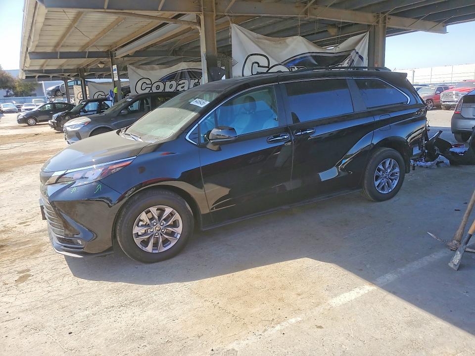 Продажа на аукционе авто 2026 Toyota Sienna, vin: 5TDYRKEC8TS324953, номер лота: 64466456