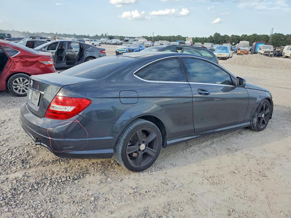 Продаж на аукціоні авто 2013 Mercedes-benz C, vin: WDDGJ4HB1DG064267, номер лоту: 64148796