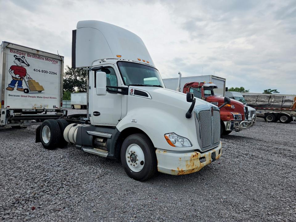 Продажа на аукционе авто 2016 Kenworth T680, vin: 1XKYA48X9GJ496336, номер лота: 61966206