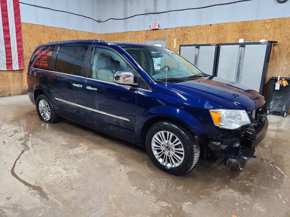 61885366 :رقم المزاد ، 2C4RC1CG1DR589276 vin ، 2013 Chrysler Town & Country مزاد بيع