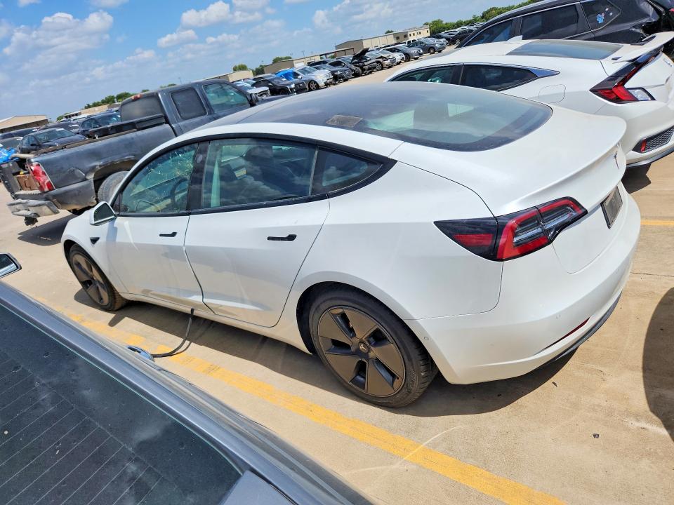63641796 :رقم المزاد ، 5YJ3E1EA8MF100280 vin ، 2021 Tesla Model 3 مزاد بيع