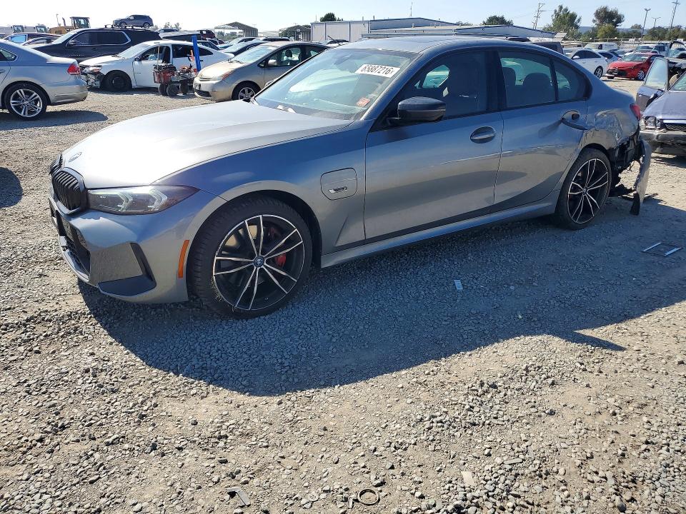 65887216 :رقم المزاد ، 3MW39FF02P8D01704 vin ، 2023 Bmw 330e مزاد بيع