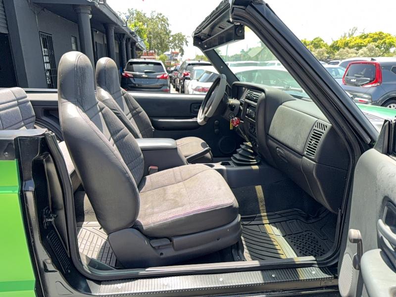 65690276 :رقم المزاد ، 1J4FT27P0XL584421 vin ، 1999 Jeep Cherokee مزاد بيع