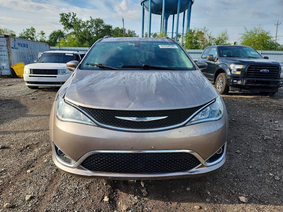 65534546 :رقم المزاد ، 2C4RC1EG6JR144203 vin ، 2018 Chrysler Pacifica مزاد بيع
