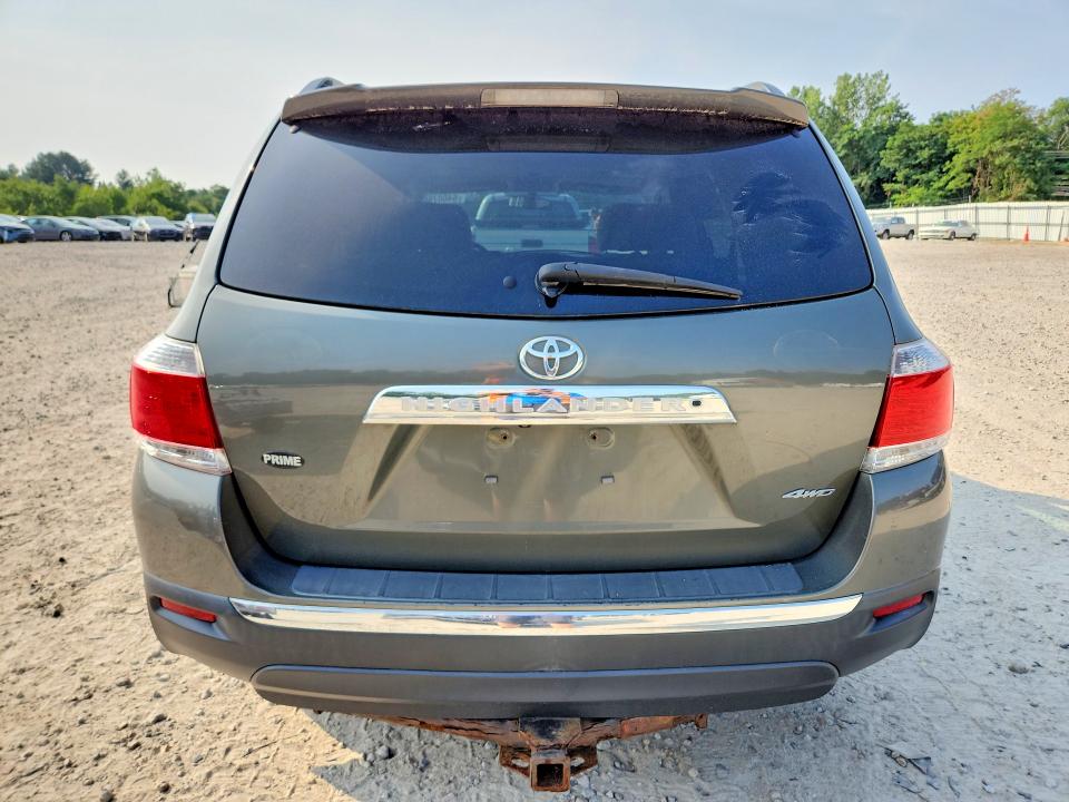 64607606 :رقم المزاد ، 5TDBK3EHXCS116200 vin ، 2012 Toyota Highlander مزاد بيع