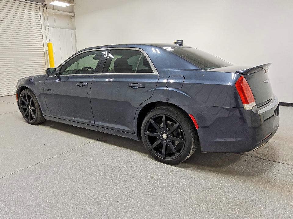 63745086 :رقم المزاد ، 2C3CCAAG7JH331780 vin ، 2018 Chrysler 300 مزاد بيع