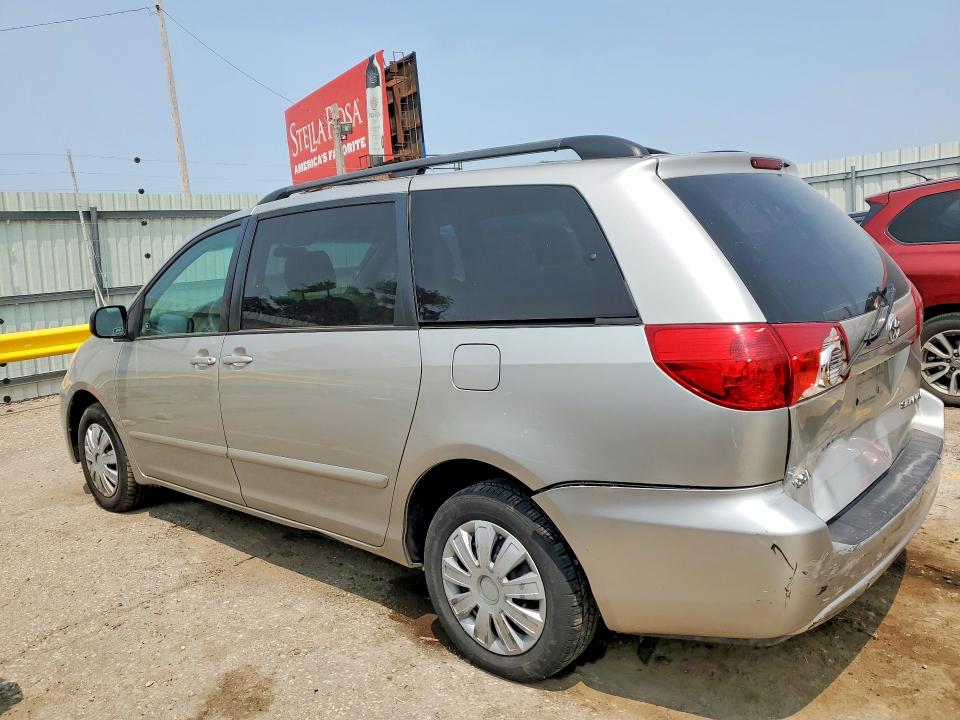 62451516 :رقم المزاد ، 5TDZK23C97S020628 vin ، 2007 Toyota Sienna مزاد بيع