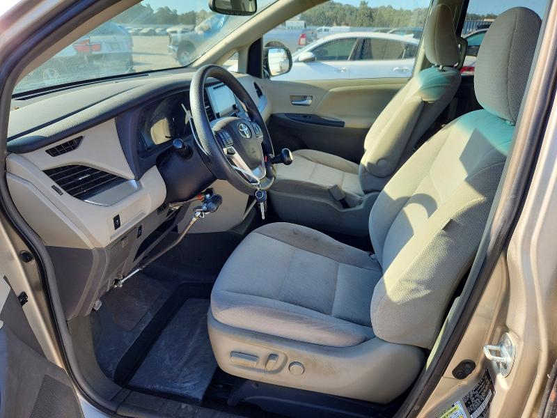 64573056 :رقم المزاد ، 5TDKK3DC0FS647707 vin ، 2015 Toyota Sienna مزاد بيع