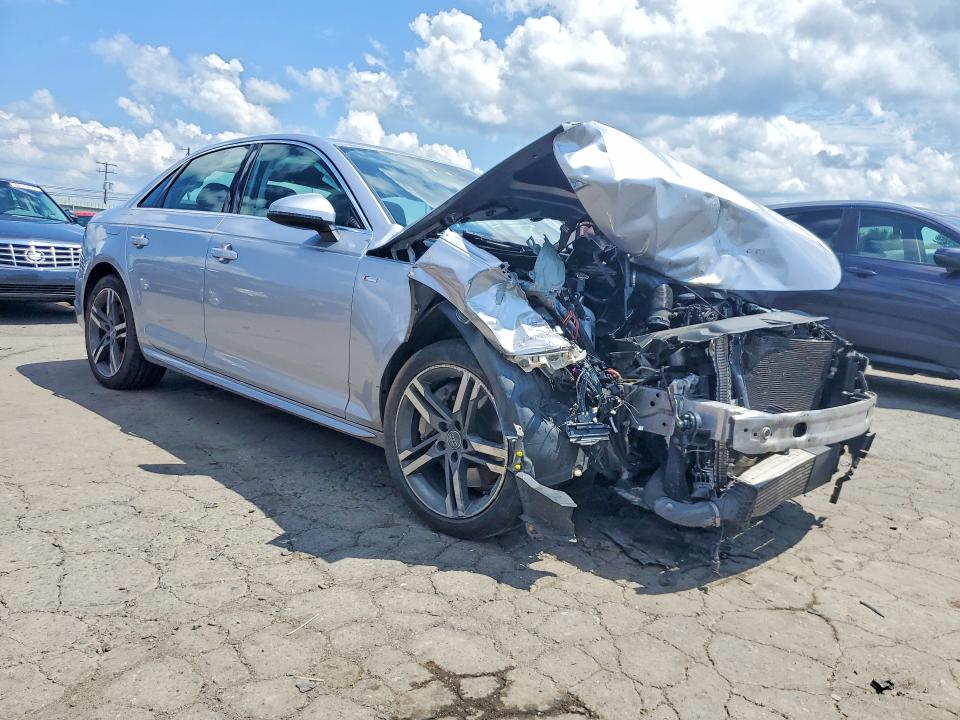 Продажа на аукционе авто 2018 Audi A4, vin: WAUENAF43JA011039, номер лота: 63938966