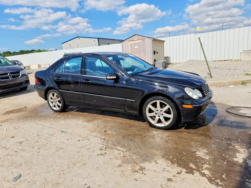 Продажа на аукционе авто 2003 Mercedes-benz C, vin: WDBRF40JX3F429345, номер лота: 61549526