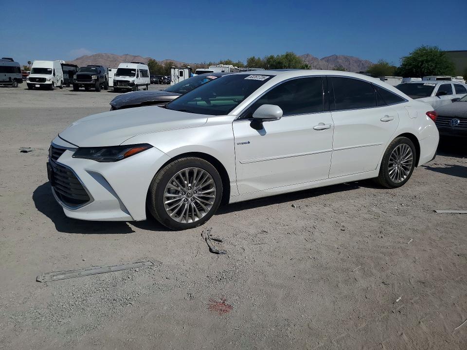 63261726 :رقم المزاد ، 4T1D21FB8LU018118 vin ، 2020 Toyota Avalon مزاد بيع