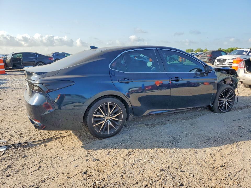 66557946 :رقم المزاد ، 4T1T11AK5MU424803 vin ، 2021 Toyota Camry مزاد بيع