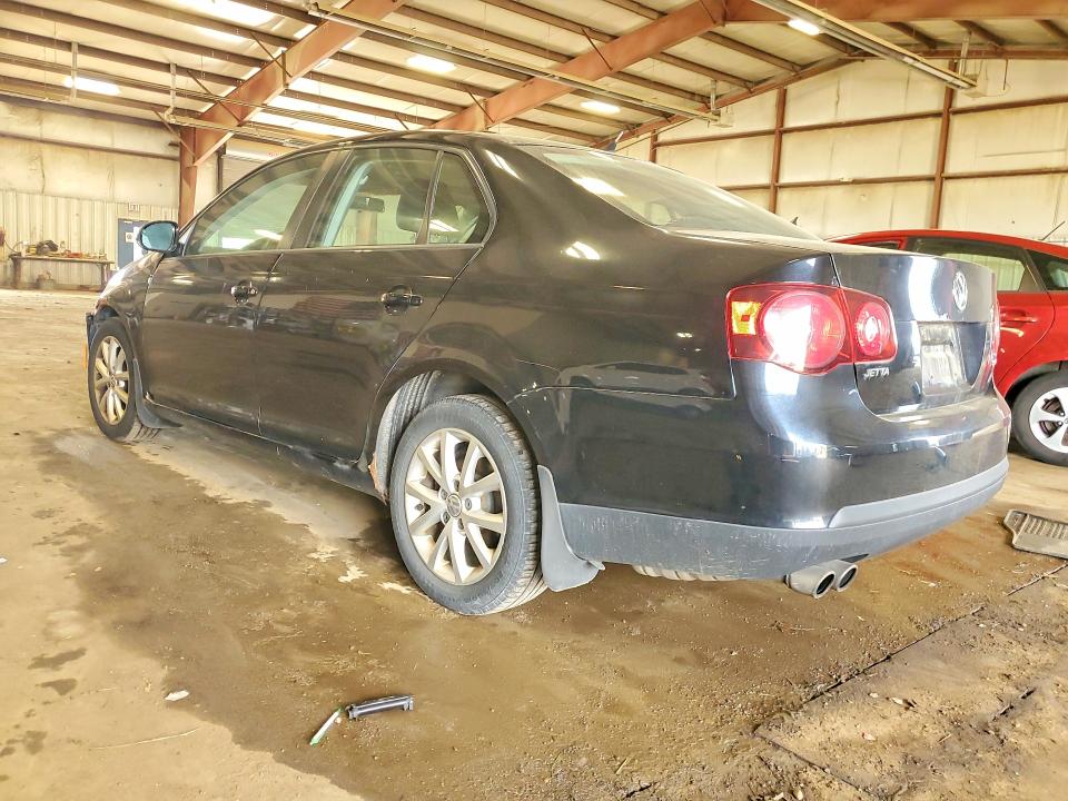 63824476 :رقم المزاد ، 3VWRX7AJ8AM105075 vin ، 2010 Volkswagen Jetta مزاد بيع