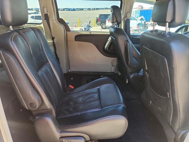 63591186 :رقم المزاد ، 2C4RC1BG4FR525270 vin ، 2015 Chrysler Town & Country مزاد بيع