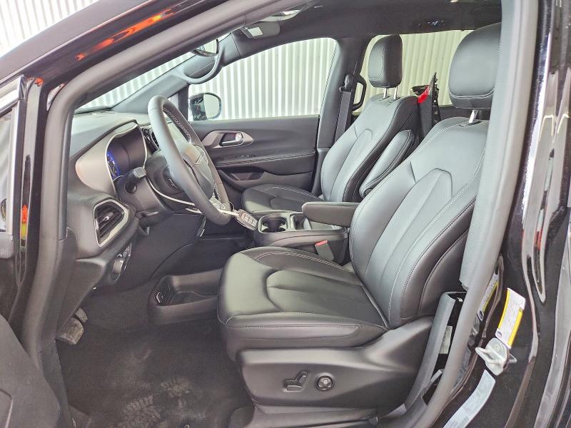 Продажа на аукционе авто 2027 Chrysler Pacifica, vin: 2C4RC1BG5VR569972, номер лота: 64242396